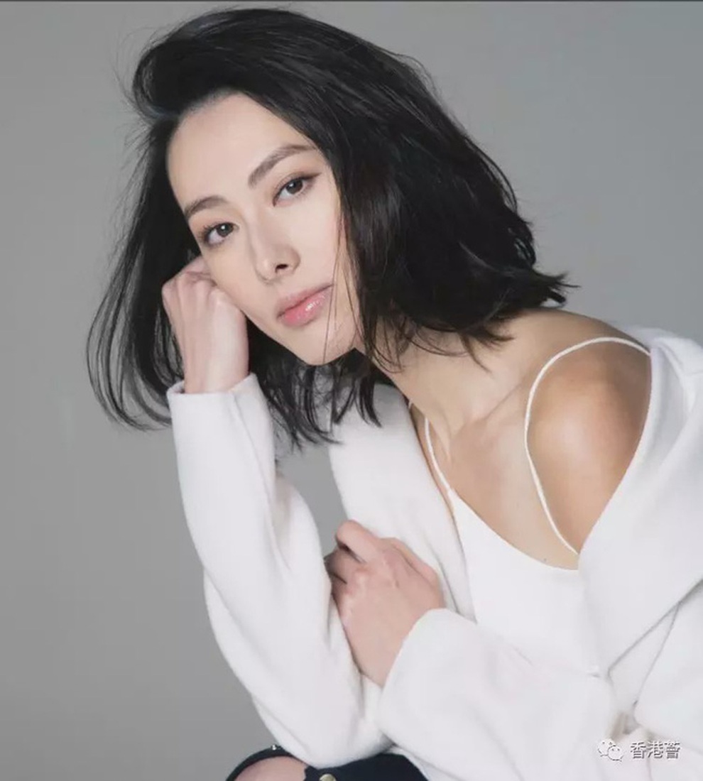 Hai mỹ nhân hy sinh tuổi xuân làm bạn gái tỷ phú và cái kết bất ngờ - 4 Hai mỹ nhân hy sinh tuổi xuân làm bạn gái tỷ phú và cái kết bất ngờ - 4