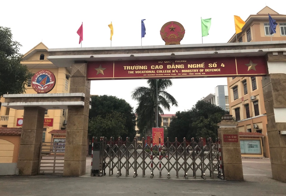 Nam sinh bị máy tiện quấn đứt cánh tay, gia đình bức xúc đòi hỗ trợ! - 1 Nam sinh bị máy tiện quấn đứt cánh tay, gia đình bức xúc đòi hỗ trợ! - 1