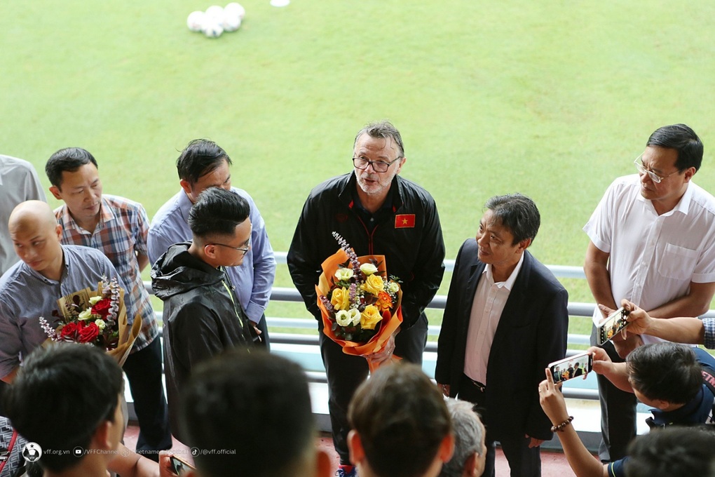Đội tuyển Việt Nam được tiếp lửa trước ngày sang Philippines - 2 Đội tuyển Việt Nam được tiếp lửa trước ngày sang Philippines - 2