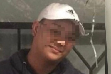 Bạn gái bị trêu ghẹo, thiếu niên 17 tuổi chém người giữa phố