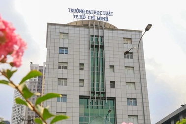 Điểm chuẩn Trường Đại học Luật TPHCM cao nhất ở tổ hợp "hiếm"