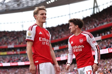 Arsenal ngược dòng đánh bại Chelsea