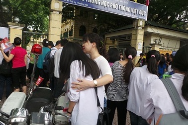 Thi vào lớp 10 tại Hà Nội: Nhiều học sinh “khóc ròng” vì môn Toán