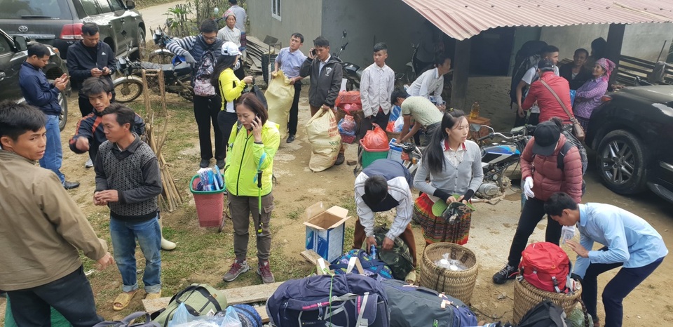 Những người gùi đồ trên các đỉnh ngàn sương Tây Bắc - 4 Những người gùi đồ trên các đỉnh ngàn sương Tây Bắc - 4