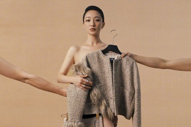 Châu Tấn trẻ đẹp cuốn hút ở tuổi 47