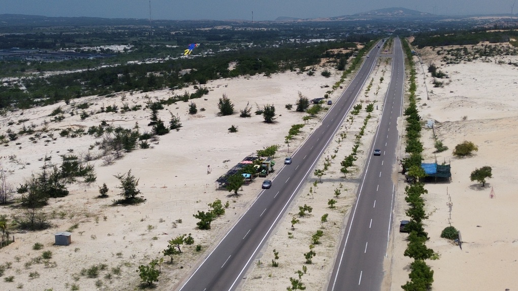 60 siêu xe diễu hành trên cung đường biển Phan Thiết - Bàu Trắng - 1 60 siêu xe diễu hành trên cung đường biển Phan Thiết - Bàu Trắng - 1