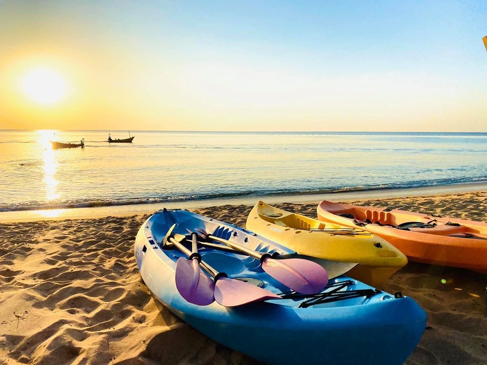 Nhà nghèo, bạn gái đòi đám cưới hoành tráng để mát mặt với hàng xóm - 1