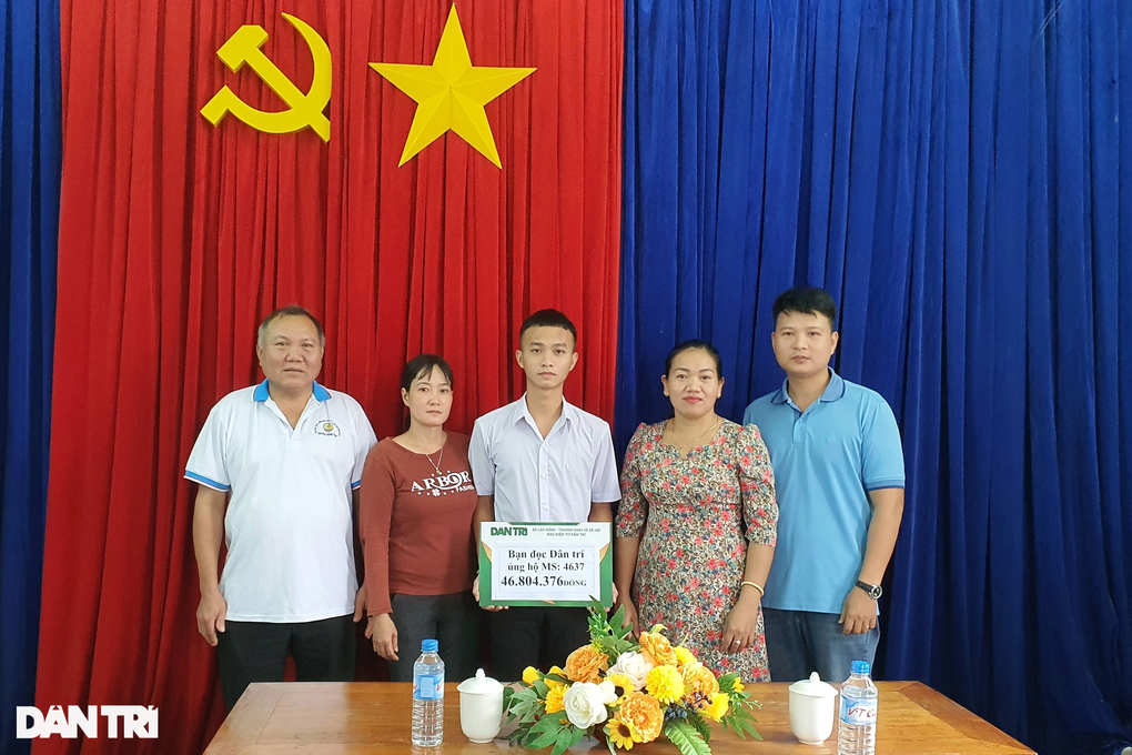 Bạn đọc giúp tân sinh viên có hoàn cảnh khó khăn hơn 250 triệu đồng - 1 Bạn đọc giúp tân sinh viên có hoàn cảnh khó khăn hơn 250 triệu đồng - 1