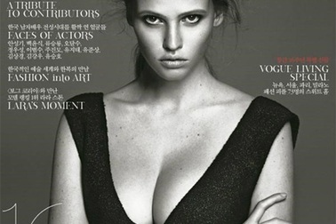 Siêu mẫu gợi cảm Lara Stone mang bầu