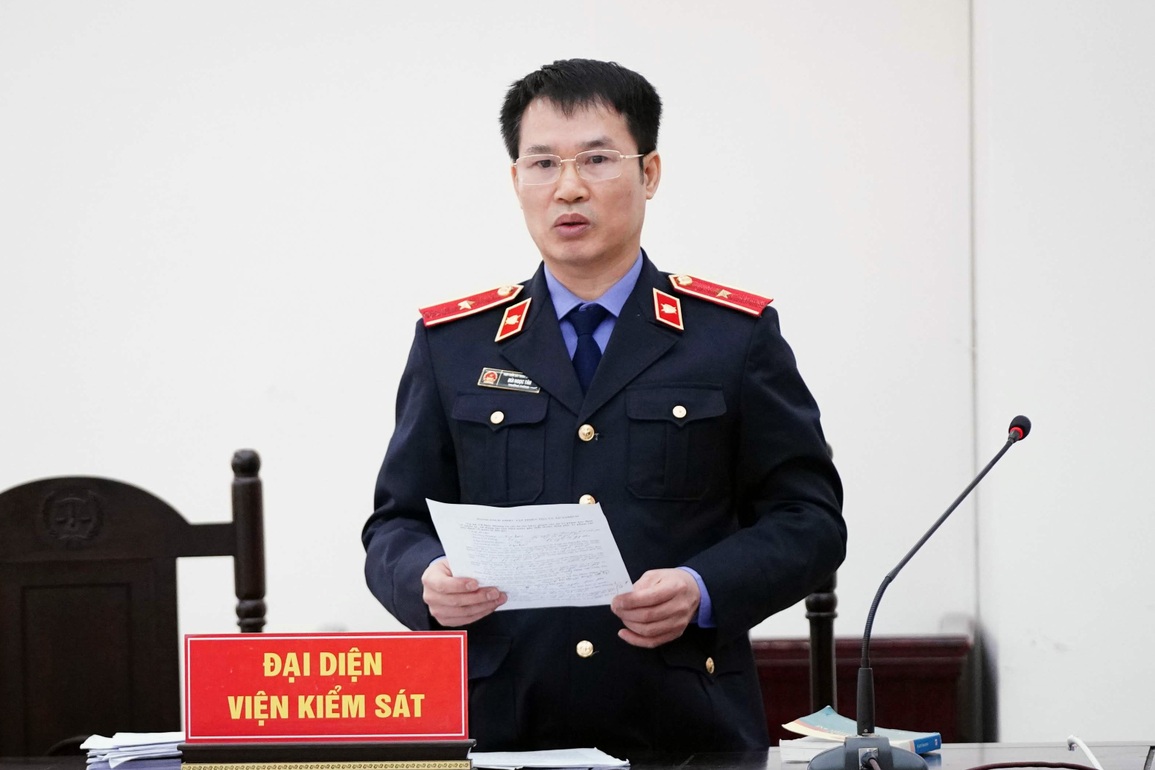 Hoãn phiên phúc thẩm vụ đất vàng Sabeco vì bị cáo Vũ Huy Hoàng vắng mặt - 2 Hoãn phiên phúc thẩm vụ đất vàng Sabeco vì bị cáo Vũ Huy Hoàng vắng mặt - 2