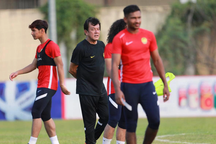Đội nhà thua Thái Lan, HLV Malaysia muốn đánh bại U22 Việt Nam