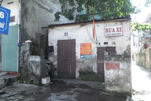 Ninh Bình: Hàng trăm hộ dân bức xúc vì đường đi bị “thắt cổ chai”