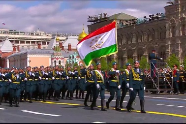 Khối Kazakhstan, Kyrgyzstan, Tajikistan, Turkmenistan, Uzbekistan diễu hành