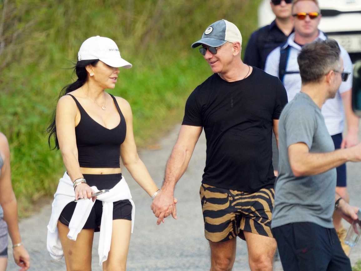 Tỷ phú Jeff Bezos và Bill Gates khác thế nào trong... cách chọn người tình? - 4 Tỷ phú Jeff Bezos và Bill Gates khác thế nào trong... cách chọn người tình? - 4