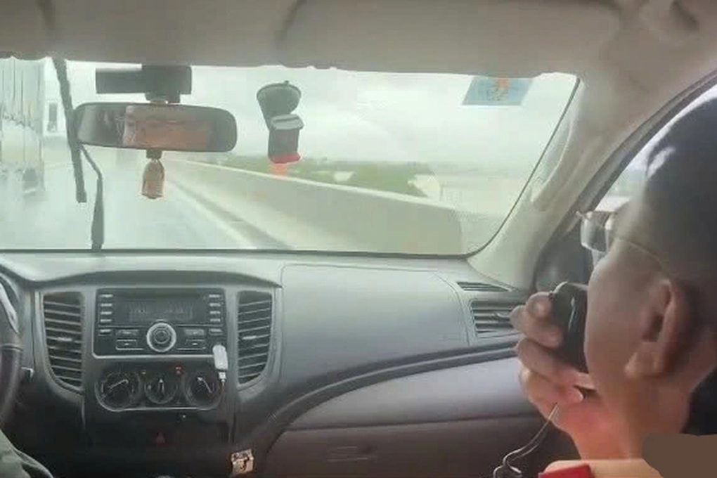 Cục CSGT khuyến cáo tài xế không lưu thông khi bão Bualoi đổ bộ - 1 Cục CSGT khuyến cáo tài xế không lưu thông khi bão Bualoi đổ bộ - 1