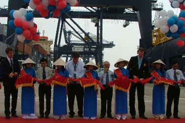 Chuyến tàu đầu tiên cập bến Khu đô thị cảng Hiệp Phước