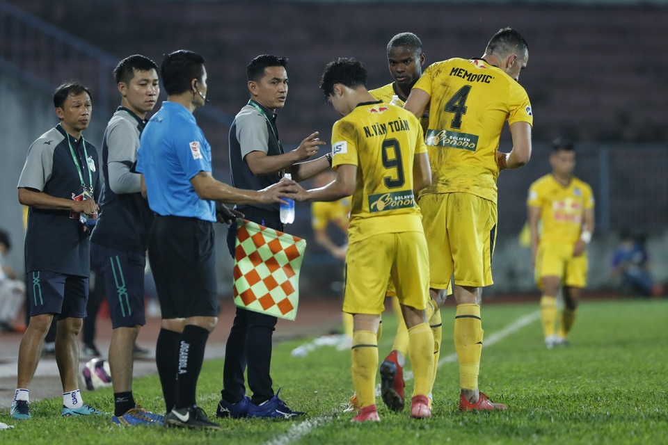 Văn Toàn nói gì về cơ hội vô địch V-League của HA Gia Lai? - 2 Văn Toàn nói gì về cơ hội vô địch V-League của HA Gia Lai? - 2