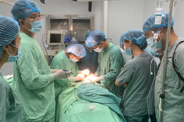 Hàng trăm trẻ em khuyết tật được khám sàng lọc và phẫu thuật miễn phí