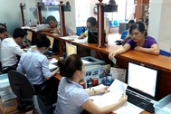 BHXH Điện Biên: Lần đầu tiên bàn giao sổ BHXH cho người lao động