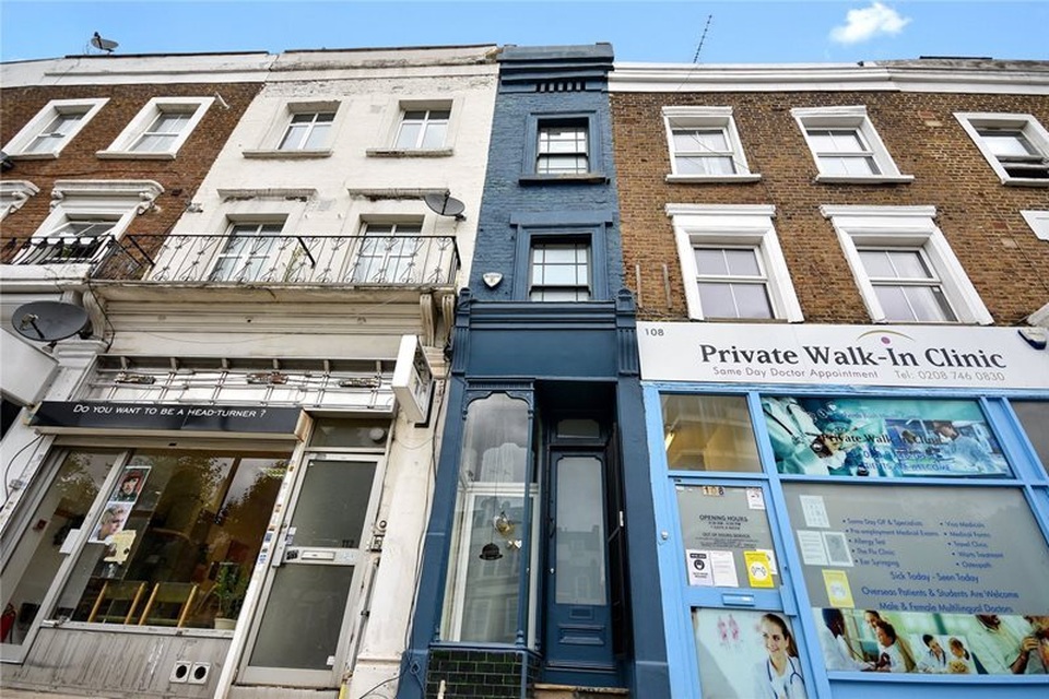 Căn nhà mỏng nhất ở London được chào bán giá “sốc” 1,3 triệu USD - 1 Căn nhà mỏng nhất ở London được chào bán giá “sốc” 1,3 triệu USD - 1