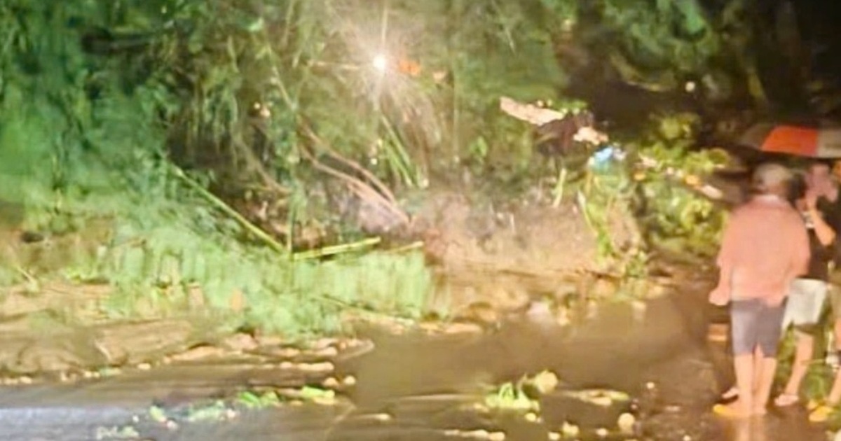 Đèo Sông Pha nối Lâm Đồng và Khánh Hòa bị sạt lở, giao thông gián đoạn