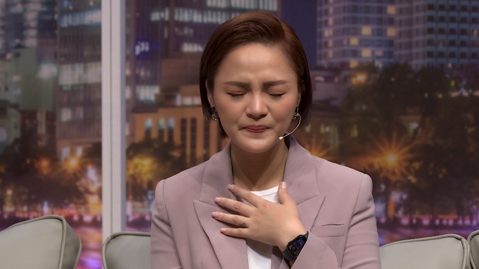 Thu Quỳnh bật khóc, tiết lộ từng khủng hoảng muốn “kết thúc cuộc sống” - 3 Thu Quỳnh bật khóc, tiết lộ từng khủng hoảng muốn “kết thúc cuộc sống” - 3
