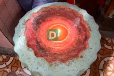 Những cây nến cháy suốt 50 năm ở chùa Đất sét chưa tắt