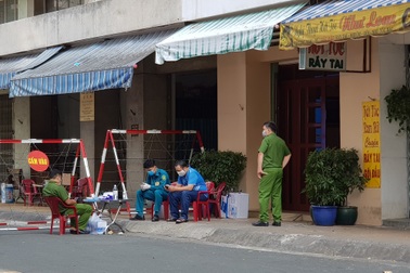 Hiểm họa từ những người nhập cảnh mắc Covid-19 cố tình lẩn trốn