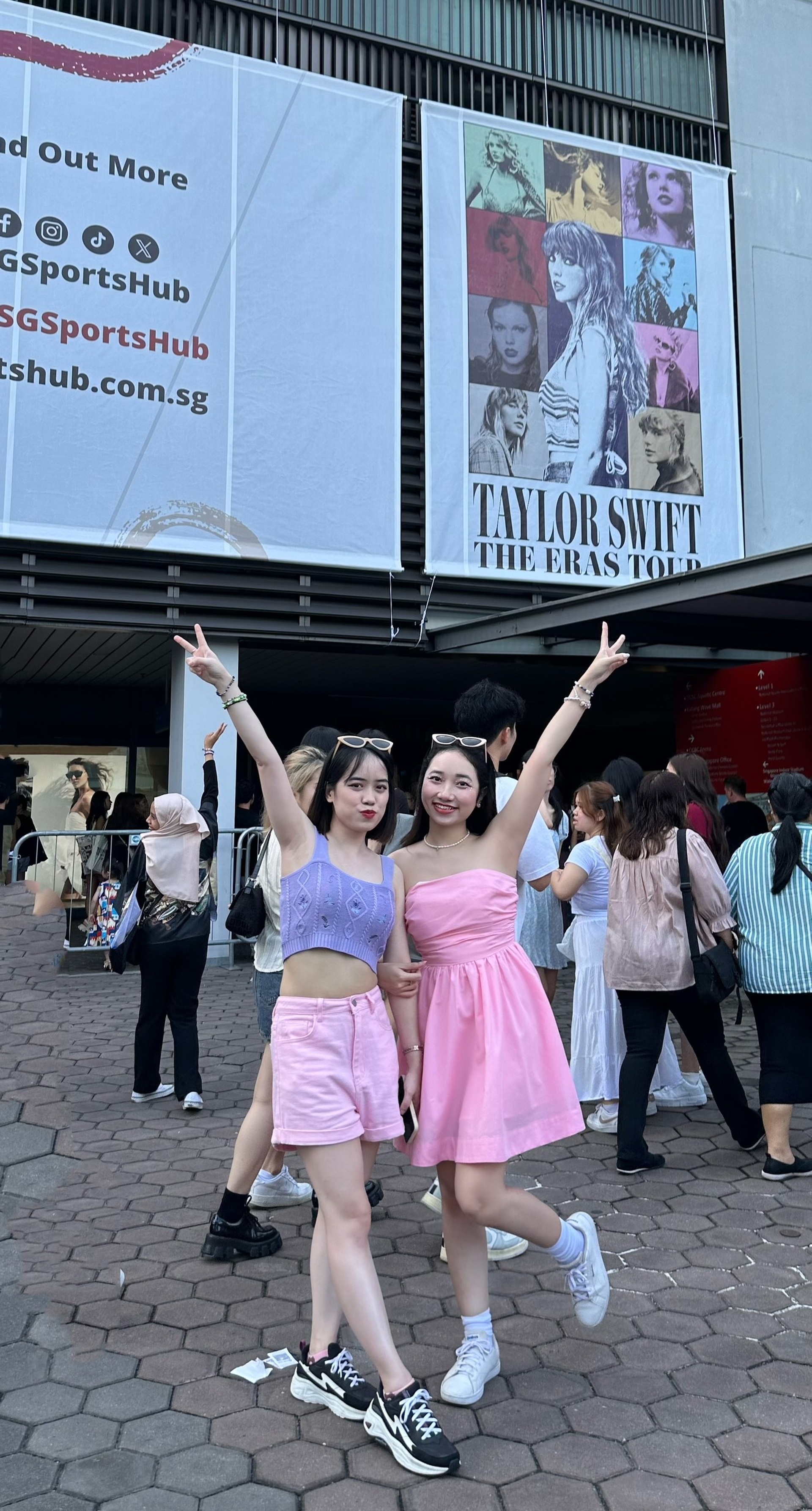 Cô gái Đà Lạt chi trăm triệu đồng sang Mỹ, Singapore xem Taylor Swift - 9 Cô gái Đà Lạt chi trăm triệu đồng sang Mỹ, Singapore xem Taylor Swift - 9