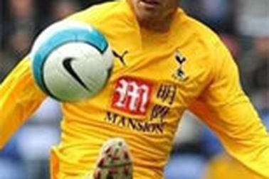 Quỷ đỏ “tóm” được Berbatov ở phút chót