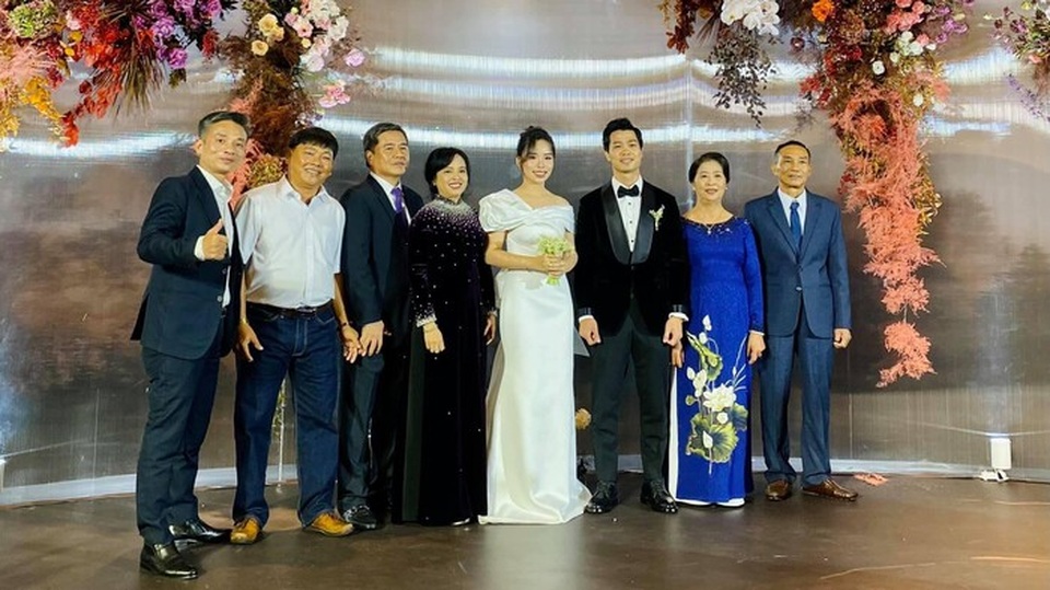 Lộ ảnh cưới lãng mạn của vợ chồng Công Phượng - 8 Lộ ảnh cưới lãng mạn của vợ chồng Công Phượng - 8
