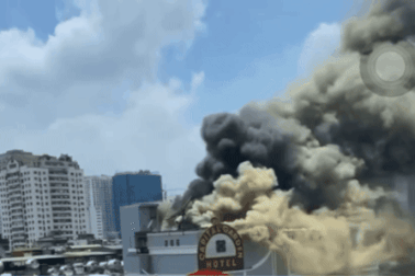 Cháy khách sạn Capital Garden Hotel ở Hà Nội