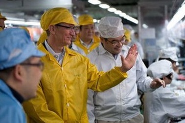 CEO Apple ghé thăm nhà máy lắp ráp iPhone tại Trung Quốc
