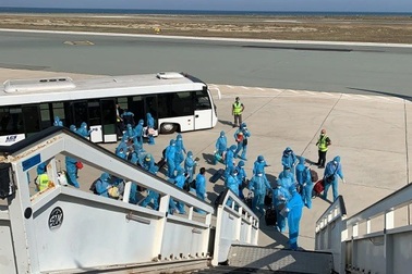 Bộ Ngoại giao đình chỉ công tác Cục trưởng Cục Lãnh sự và 3 thuộc cấp