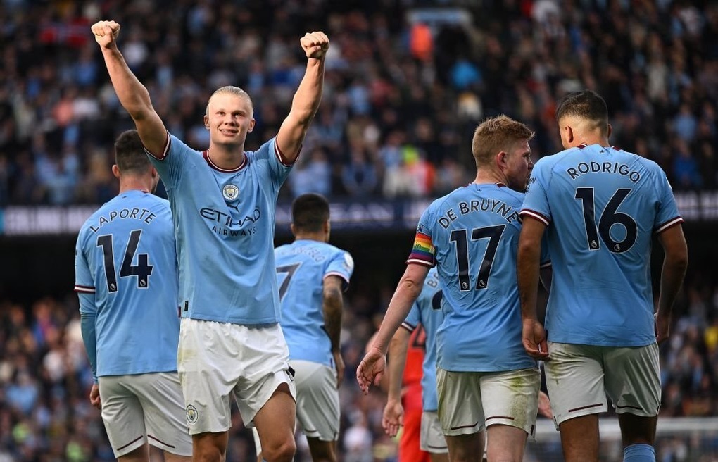 Haaland lập cú đúp, Man City áp sát ngôi đầu của Arsenal - 1 Haaland lập cú đúp, Man City áp sát ngôi đầu của Arsenal - 1