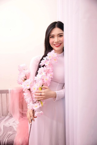 Nhan sắc gợi cảm của nữ diễn viên từng hẹn hò với ca sĩ Quang Lê - 11