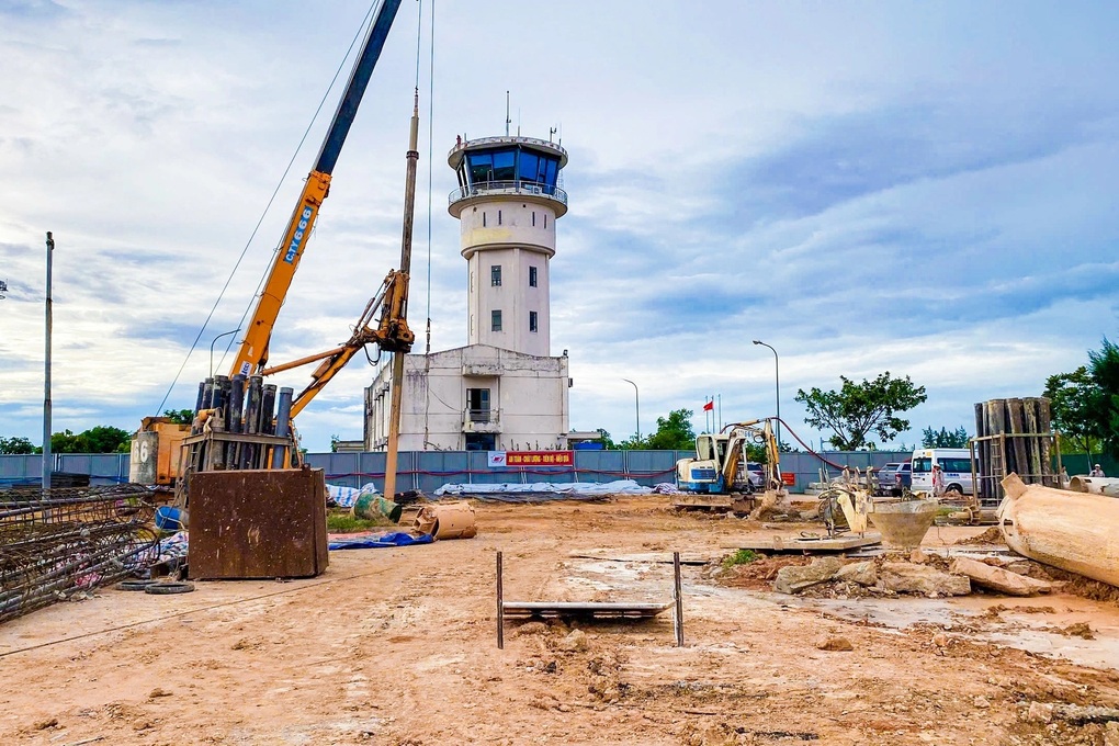 Quả bom nặng 227kg phát lộ khi thi công nhà ga sân bay Đồng Hới - 2 Quả bom nặng 227kg phát lộ khi thi công nhà ga sân bay Đồng Hới - 2