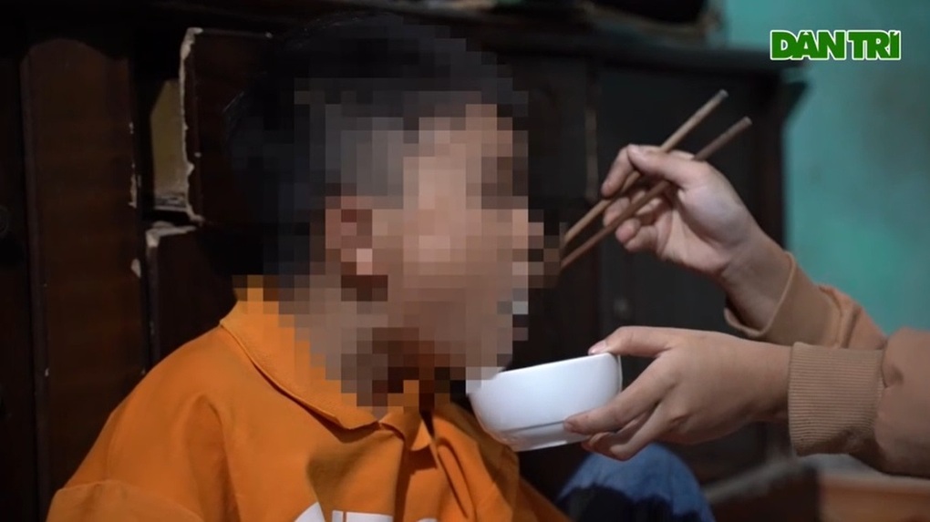 Học sinh bị đánh rối loạn tâm thần: Chưa thể tiên lượng khả năng hồi phục - 1 Học sinh bị đánh rối loạn tâm thần: Chưa thể tiên lượng khả năng hồi phục - 1