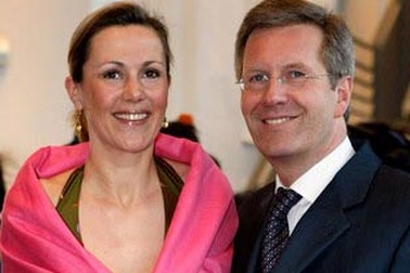 Báo chí Đức xôn xao vì tân đệ nhất phu nhân xinh đẹp