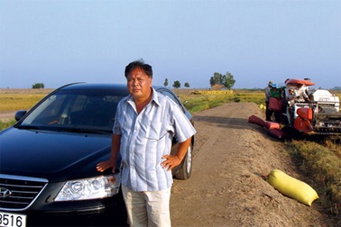 Sắm xe hơi đi ruộng