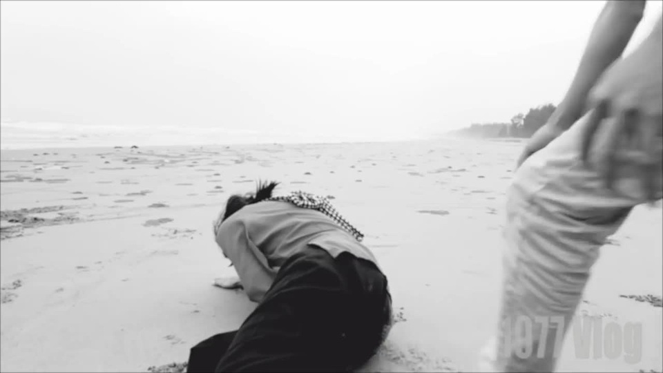 1977 Vlog phát ngôn sâu cay trong video mới chống bạo lực gia đình - 2 1977 Vlog phát ngôn sâu cay trong video mới chống bạo lực gia đình - 2