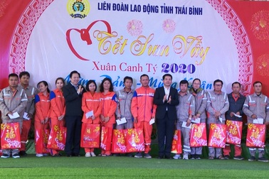 Tổ chức "Tết sum vầy" tặng gần 9000 suất quà đến đoàn viên, người lao động