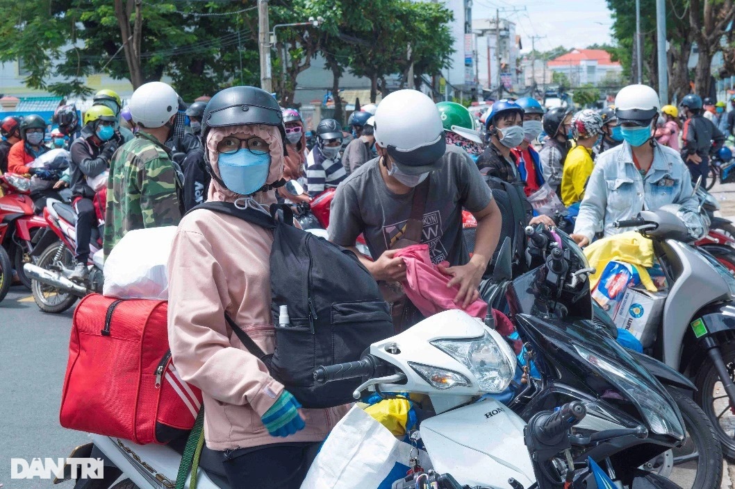 Nóng chuyện cần 100.000 tỷ đồng tăng lương trong tuần qua - 7 Nóng chuyện cần 100.000 tỷ đồng tăng lương trong tuần qua - 7