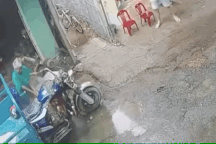 Sai lầm lớn khi dội nước để dập lửa chữa cháy xe