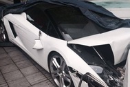 Nhân viên khách sạn đâm hỏng xe Lamborghini của khách