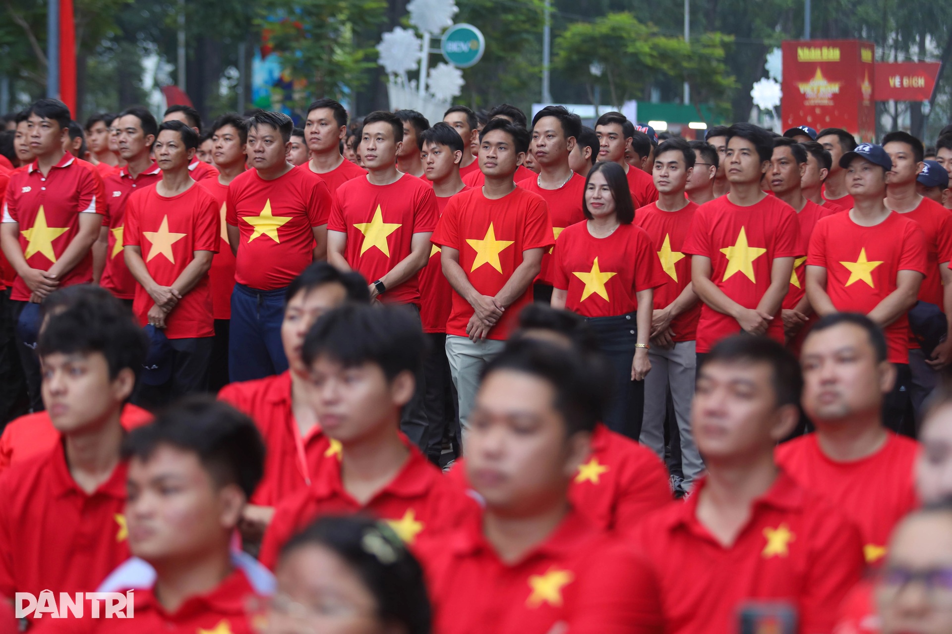 6.000 người đi bộ hưởng ứng chương trình Cùng Việt Nam tiến bước - 1 6.000 người đi bộ hưởng ứng chương trình Cùng Việt Nam tiến bước - 1