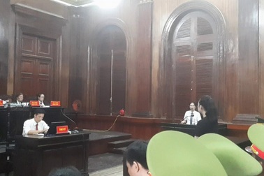 Hot girl Ngọc Miu bất ngờ phản cung