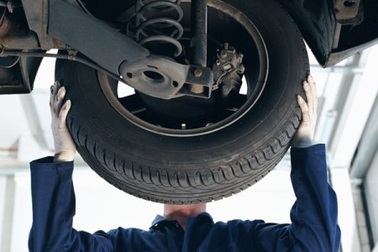 Bắt “bệnh” trên lốp ô tô