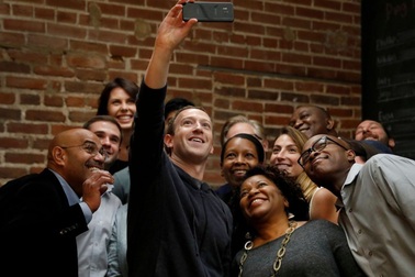 Mark Zuckerberg "mất bạn, thêm thù" tại thung lũng Silicon