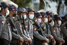 Biểu tình lan rộng, quân đội Myanmar cam kết chuyển giao quyền lực